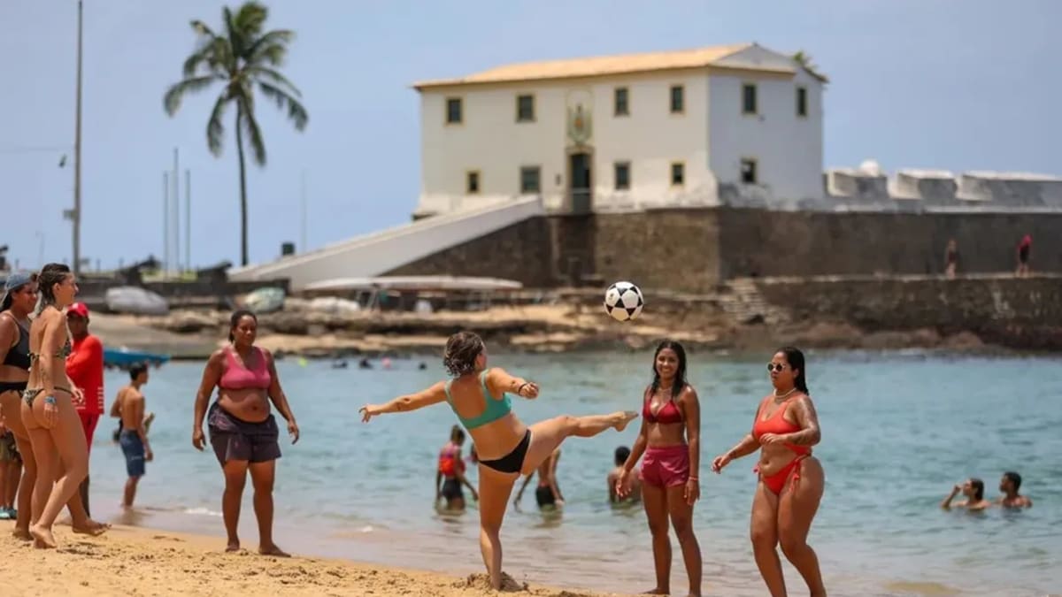 Abril de 2026 terá superferiado de quatro dias com ponto facultativo e feriado nacional