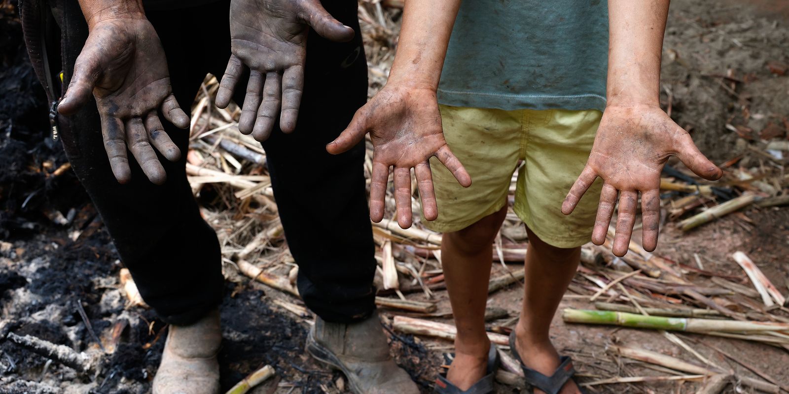 Chuvas em MG deixam dezenas de mortos e famílias em luto