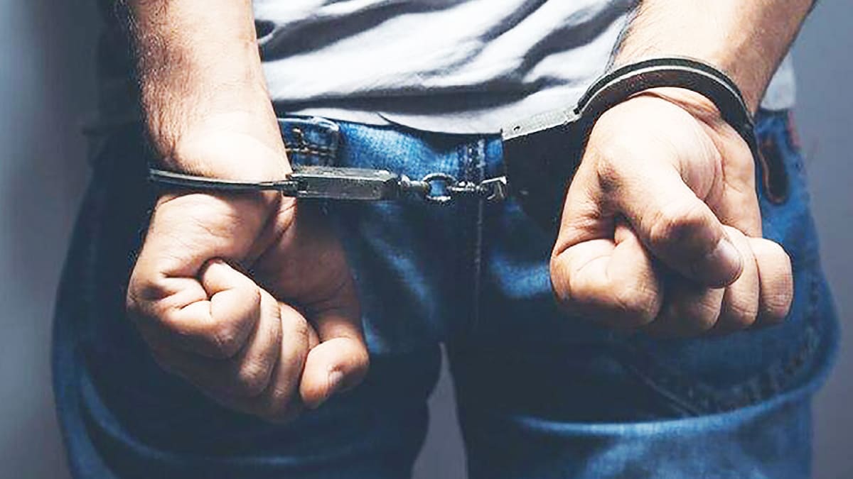 Homem provoca incêndio em casa no bairro Oficinas, Tubarão, e é preso