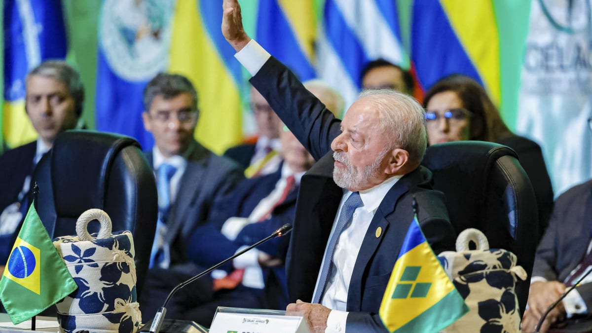 Lula desembarca em Campo Grande para COP15 da Convenção sobre Espécies Migratórias