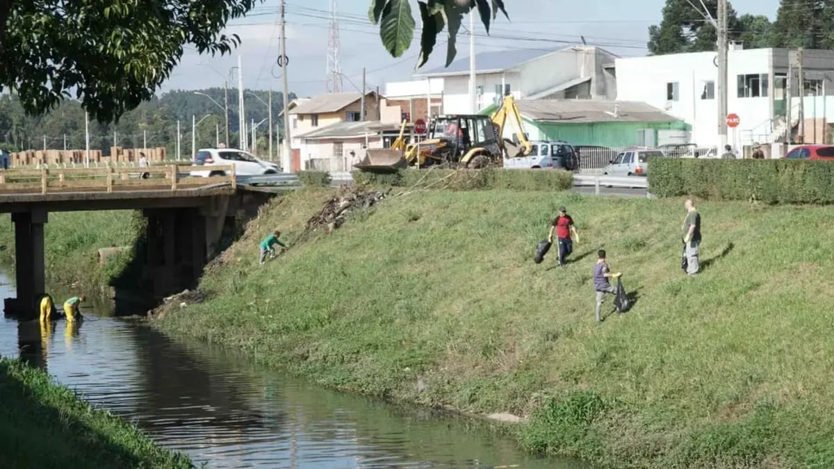 Lages promove limpeza do Rio Carahá durante a Semana da Água