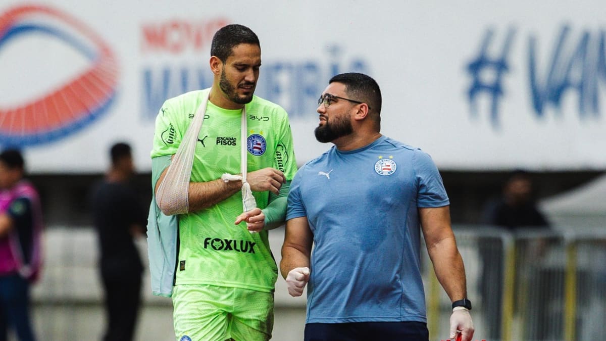 Goleiro Ronaldo sofre luxação no cotovelo durante jogo do Bahia contra Remo