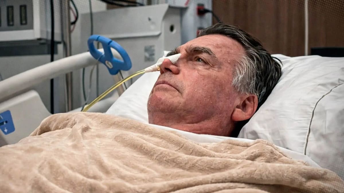 Ex-presidente Jair Bolsonaro segue estável e sem febre no hospital DF Star