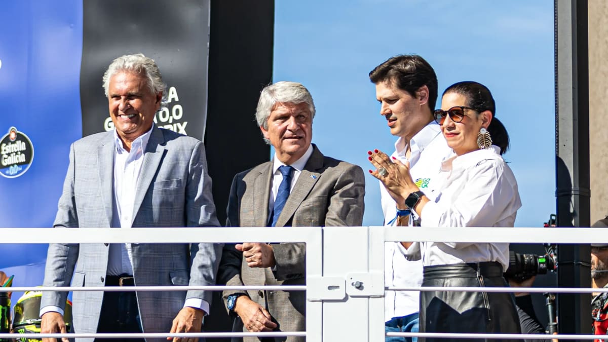 Governador Ronaldo Caiado celebra retorno do MotoGP a Goiânia após vitória de Marco Bezzecchi