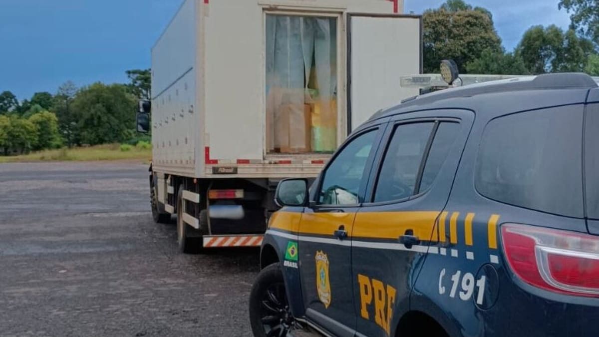 PRF apreende caminhão de sorvete com 10 mil celulares contrabandeados na BR-277