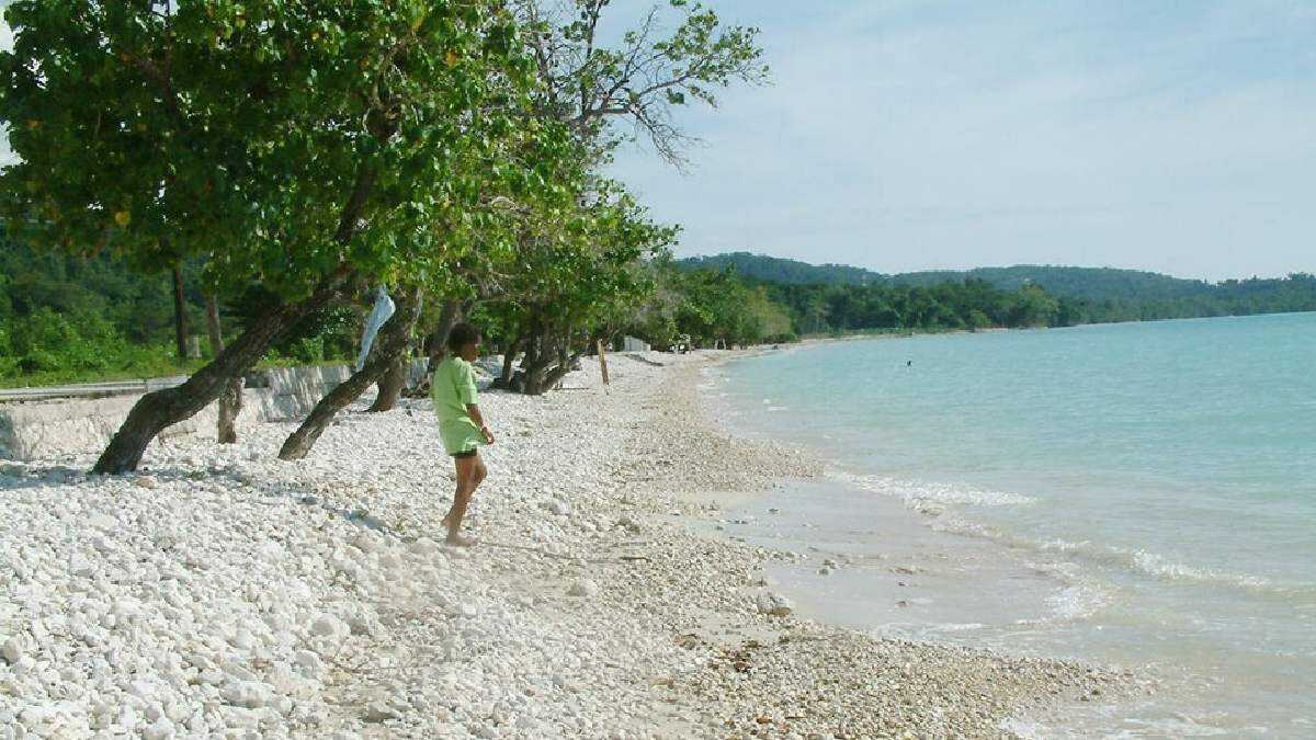 Moradores da Jamaica enfrentam restrições de acesso a praias por empreendimentos privados