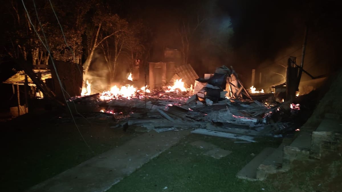 Incêndio destrói residência no interior de Santa Catarina