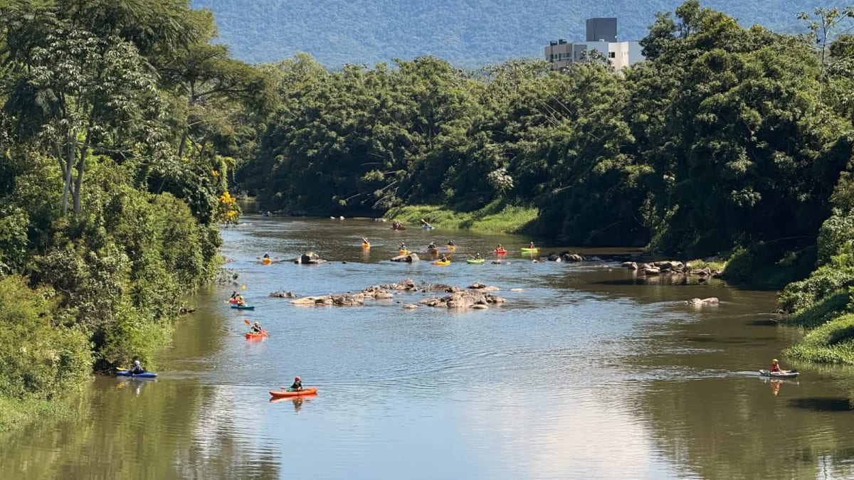 Ação de limpeza no Rio Itapocu mobiliza Jaraguá do Sul no Mês da Água