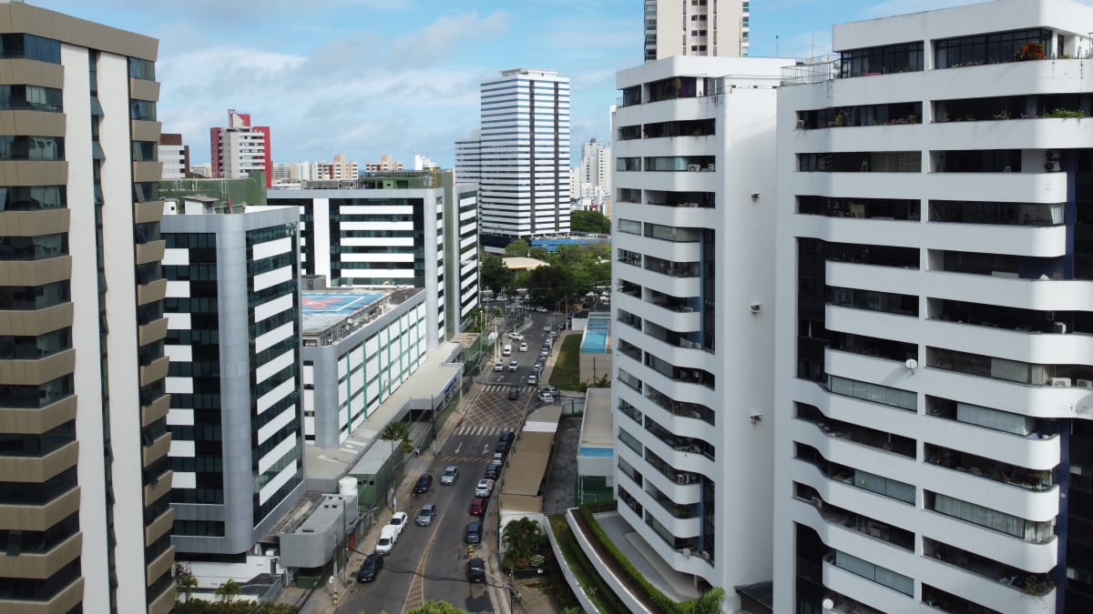 Mercado imobiliário de Salvador registra alta nas vendas e aluguéis em 2025