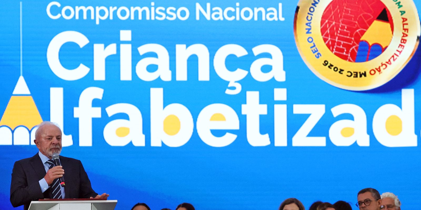 Brasil supera meta de alfabetização infantil em 2025