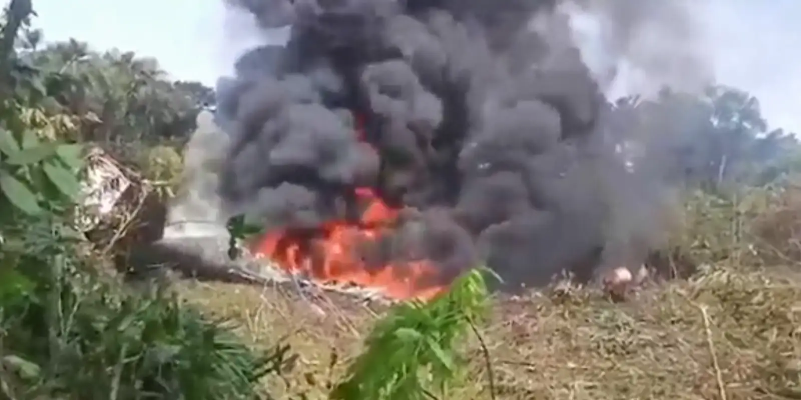 Avião militar colombiano cai e deixa 66 mortos