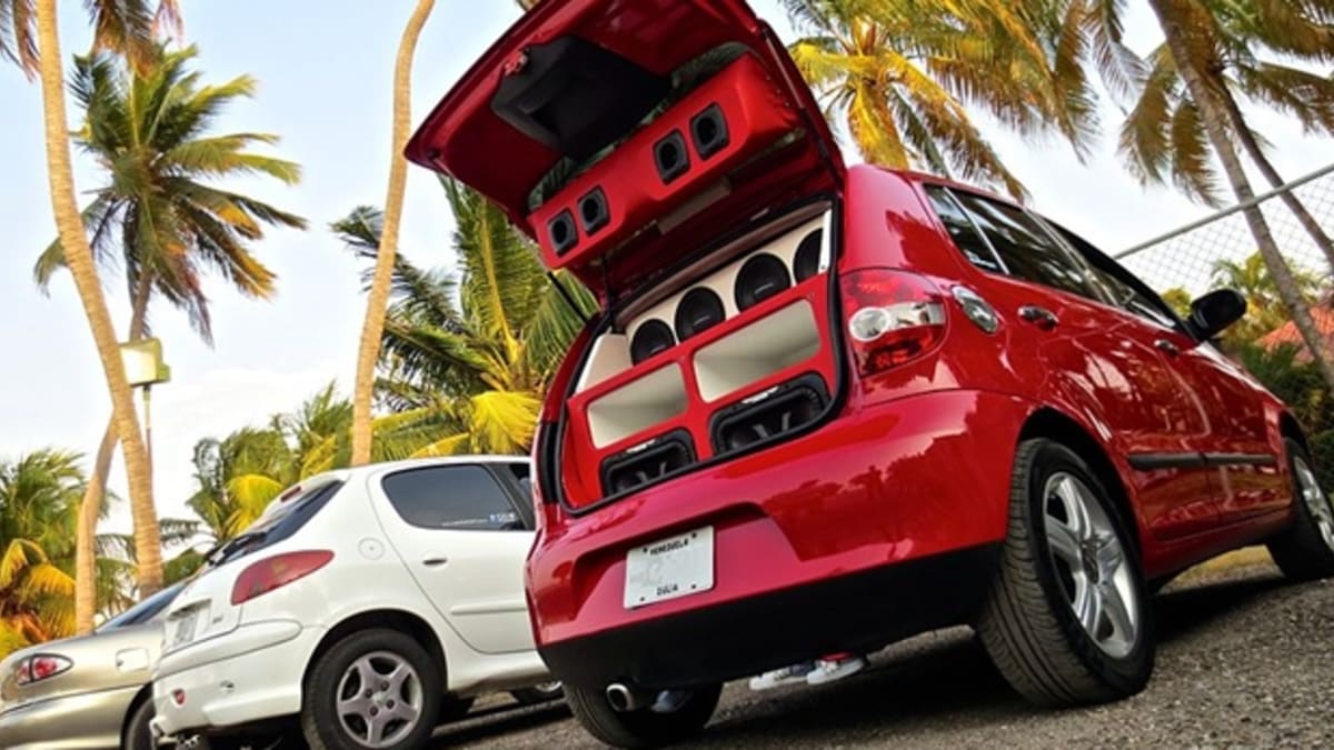 Vereadores devem votar projeto que regula eventos com som automotivo em Goiânia