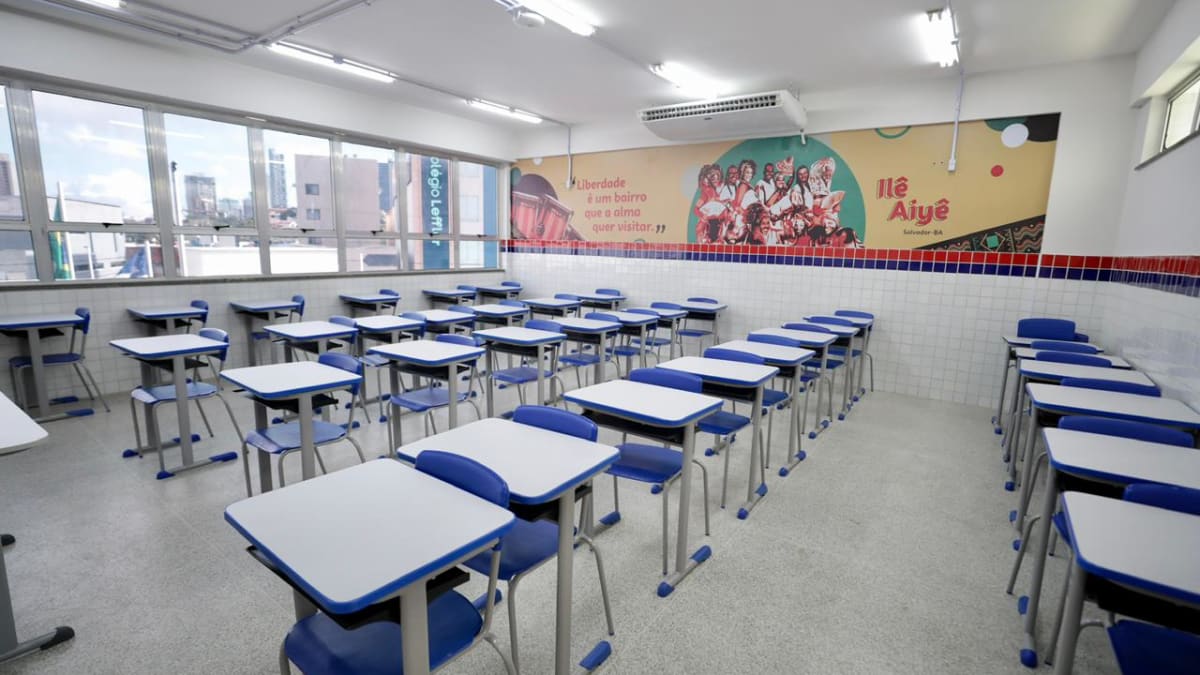 Governo da Bahia entrega modernização do Colégio Estadual Nogueira Passos na Pituba