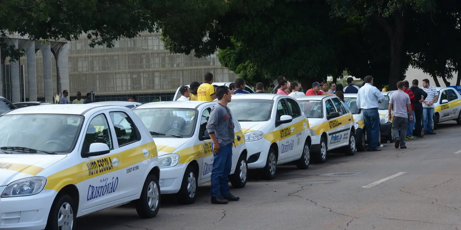 Custo para tirar CNH cai quase pela metade em Belo Horizonte