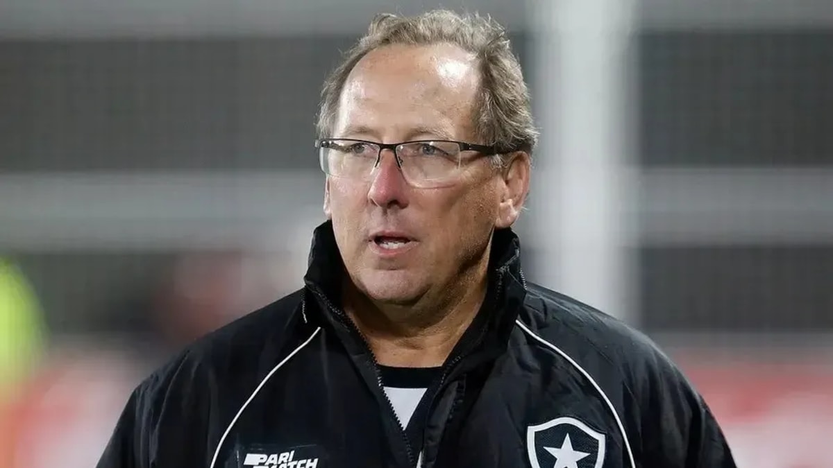 Botafogo busca novo técnico após demissão de Martín Anselmi