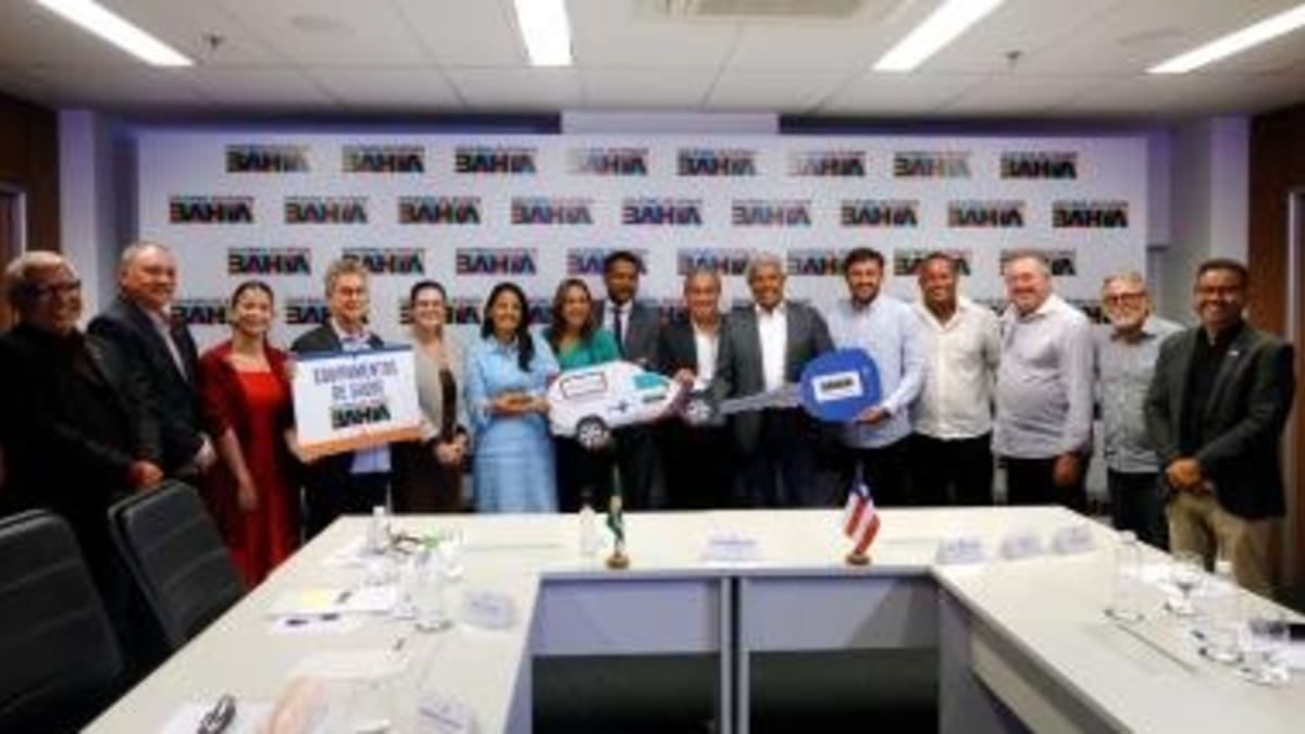 Governador Jerônimo Rodrigues entrega ambulância e equipamentos de saúde para Cabaceiras do Paraguaçu