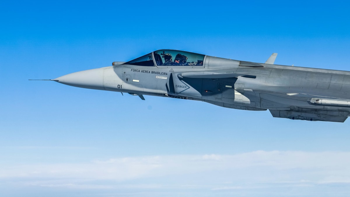 Primeiro caça F-39E Gripen fabricado no Brasil é apresentado em Gavião Peixoto