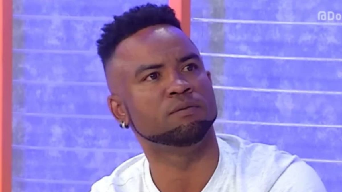 Ex-jogador Carlos Alberto enfrenta disputa judicial por dívida escolar na Barra da Tijuca