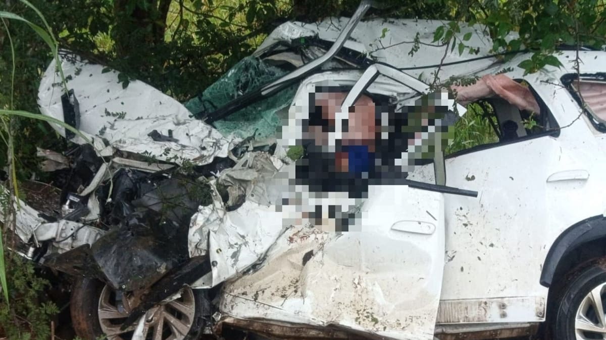 Policial militar e motorista morrem em acidente na MGC-135 em Mirabela