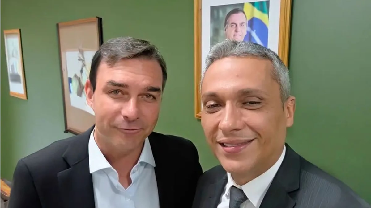 Flávio Bolsonaro participará do lançamento da pré-candidatura de Gustavo Gayer ao Senado em Goiânia