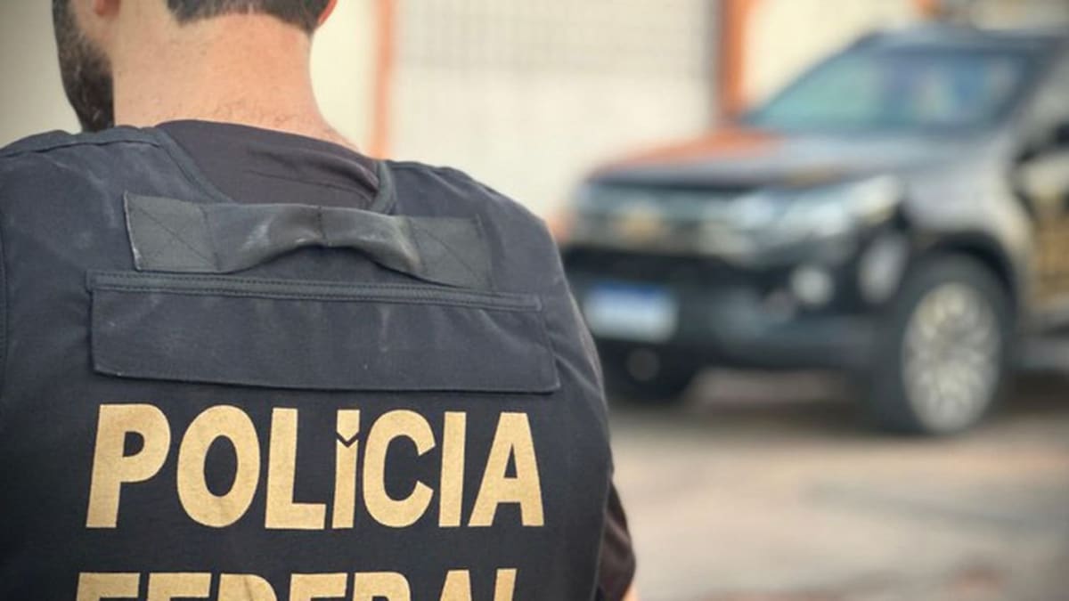 Dois irmãos são presos em operação contra roubos na orla de Salvador