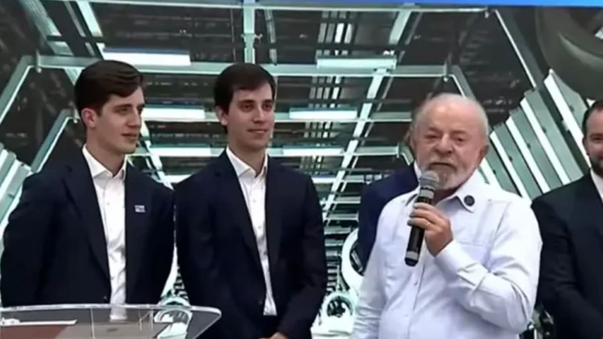 Lula critica aumento de gastos com animais de estimação em Anápolis