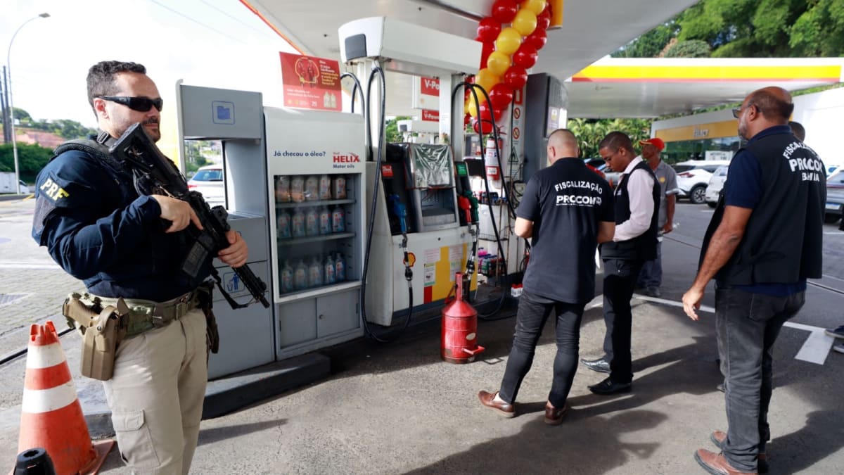 Procon-BA realiza operação em postos de combustíveis de Salvador para coibir práticas abusivas