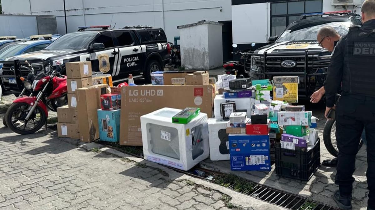 Motorista é preso em flagrante por desvio de mercadorias de e-commerce na Bahia