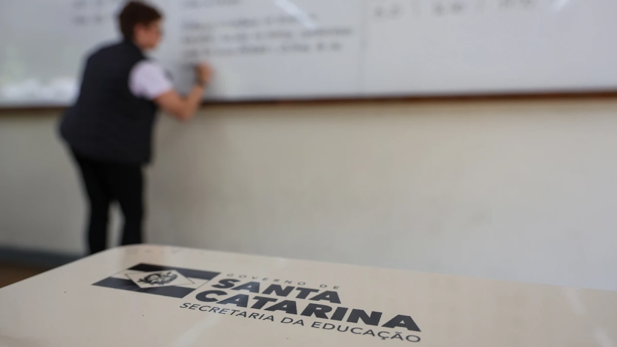 Santa Catarina abre concurso público para a rede estadual de ensino com até 10 mil vagas