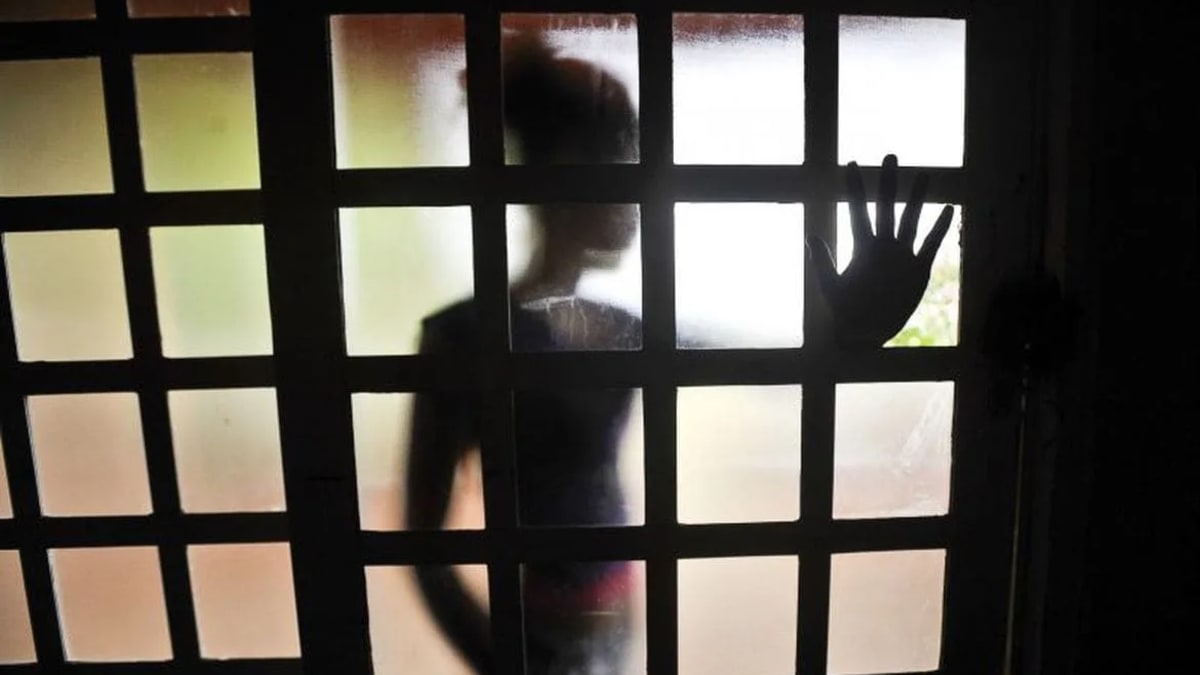 Pai é preso no Rio de Janeiro após estuprar filha de 26 anos e enviar mensagens com teor sexual