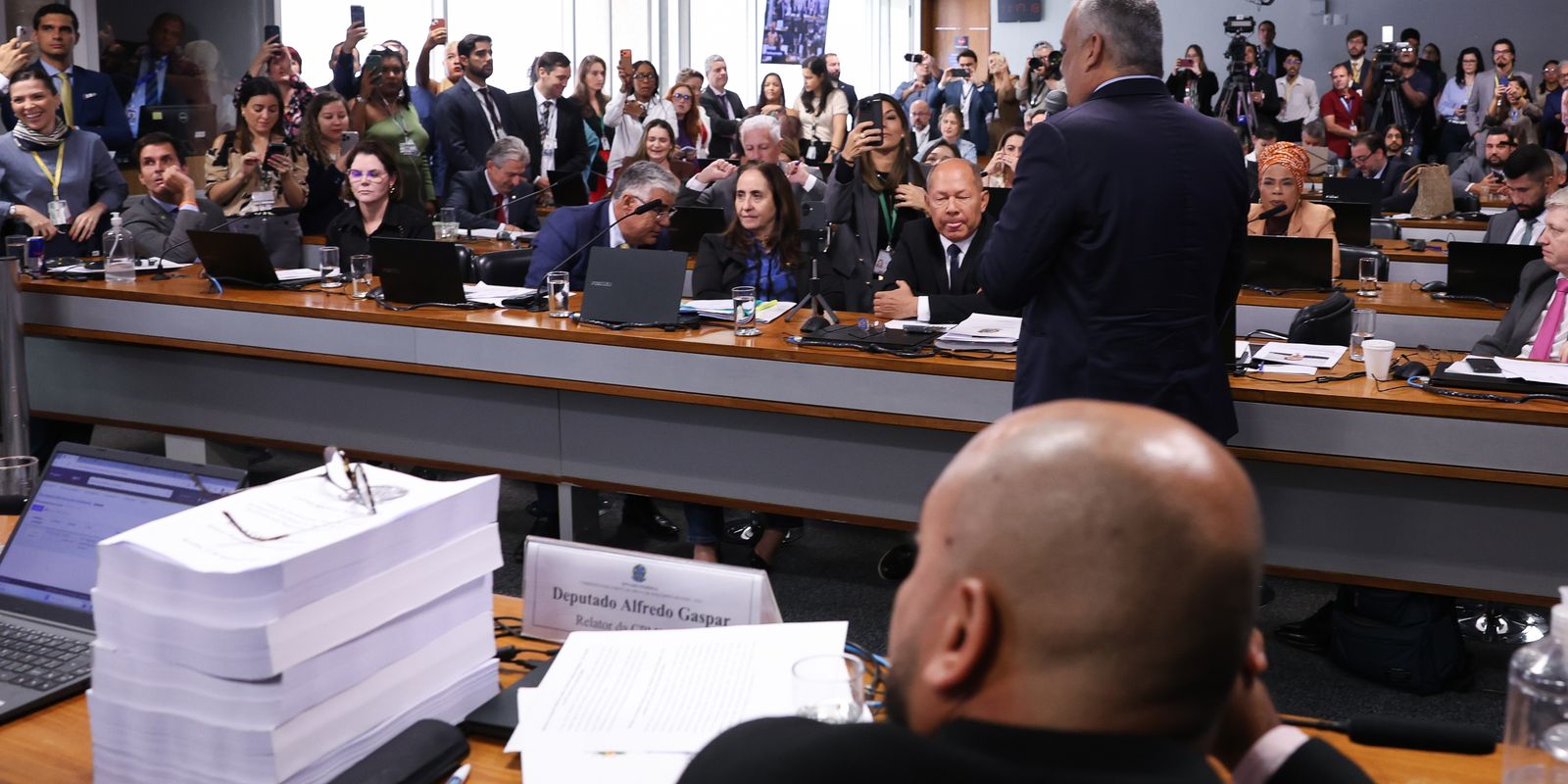 Defesas se manifestam após relatório da CPMI do INSS