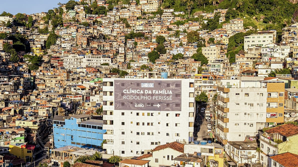 Prefeito do Rio inaugura Clínica da Família Rodolpho Perissé no Vidigal