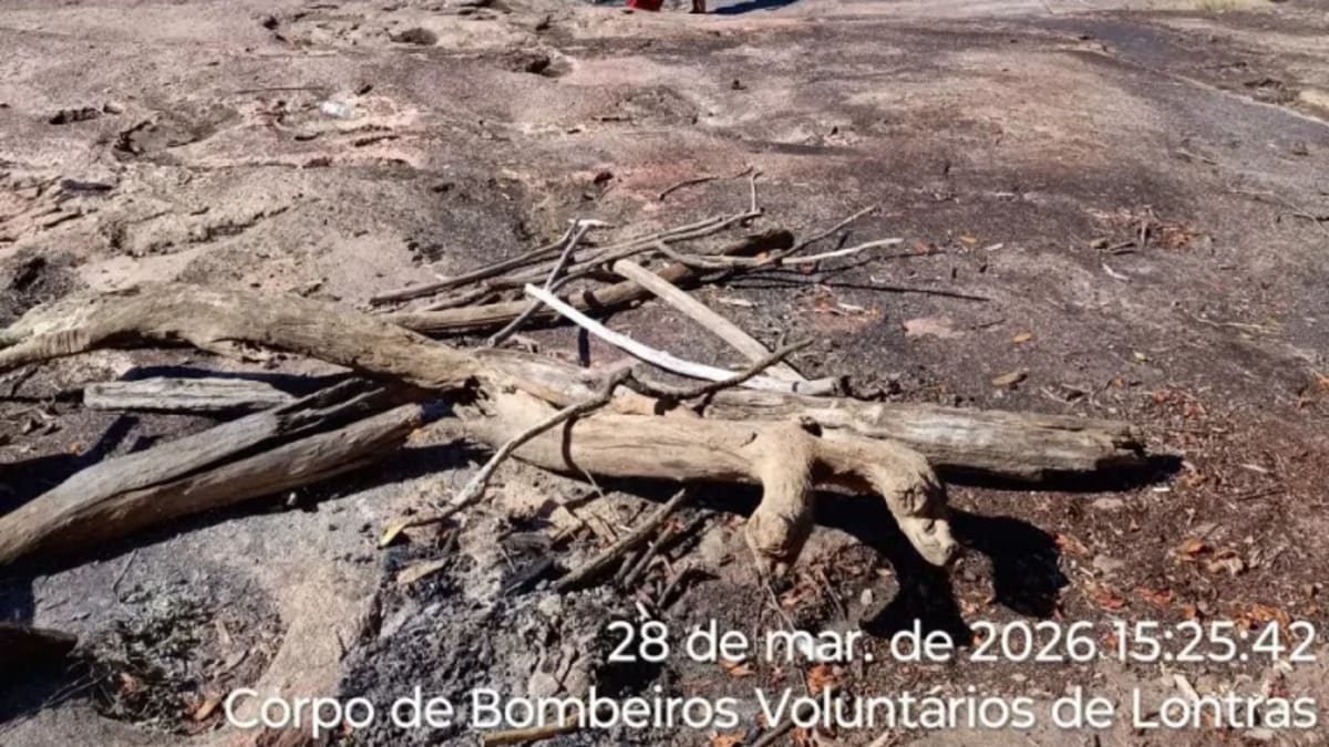 Homem é resgatado após ficar ilhado em pedra no Rio Itajaí-Açu, em Lontras