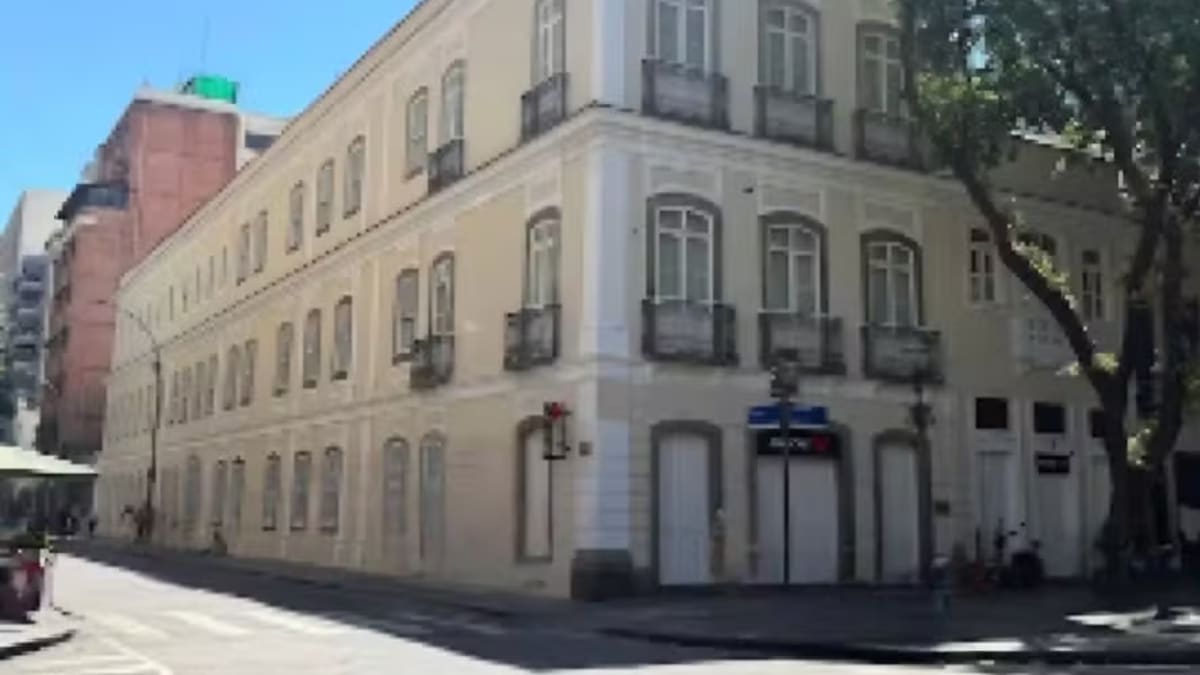 Supermercado Zona Sul inaugura unidade em casarão histórico no Catete