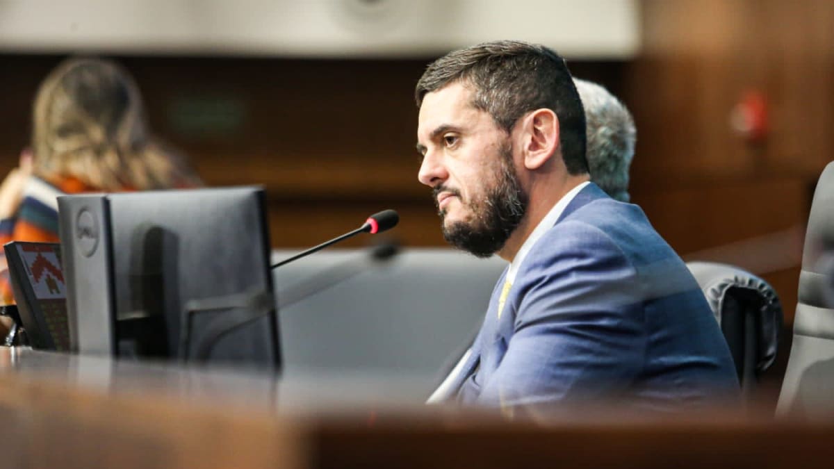 Ex-deputado estadual Rodrigo Bacellar é transferido para presídio Bangu 8 após prisão pela Polícia Federal