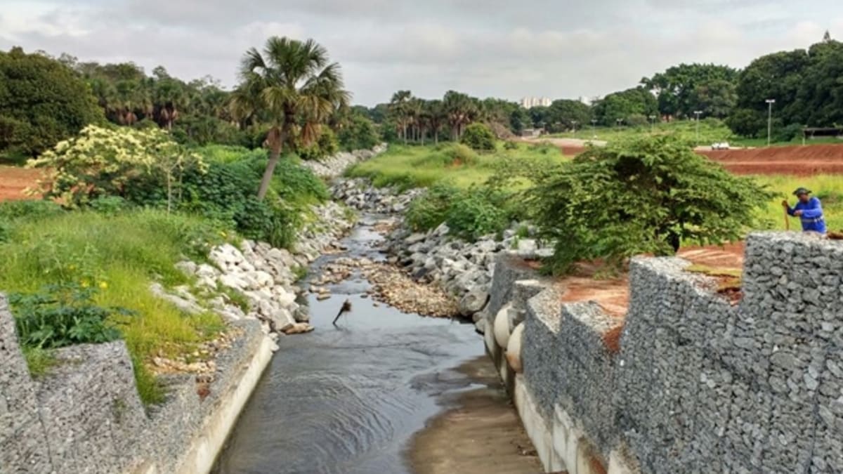 Prefeitura de Goiânia planeja obras para conter erosão no Córrego Pindaíba