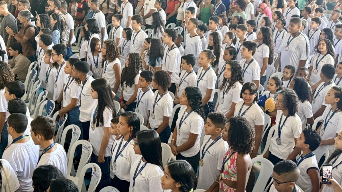 Prefeito do Rio entrega medalhas da Olimpíada Carioca de Matemática 2025