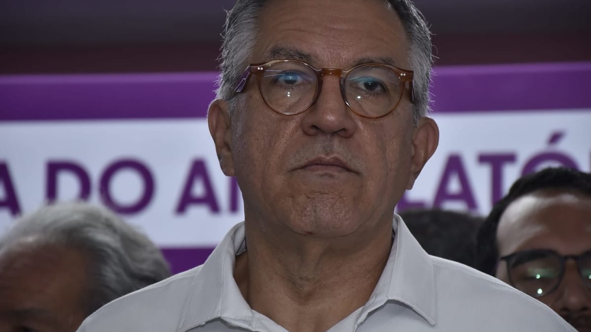 Ministro da Saúde critica Flávio Bolsonaro por fala sobre terras raras do Brasil nos EUA