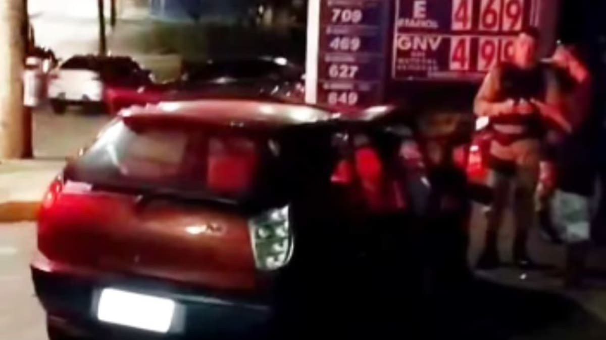 Acidente entre dois carros deixa oito feridos no bairro Betânia, em BH