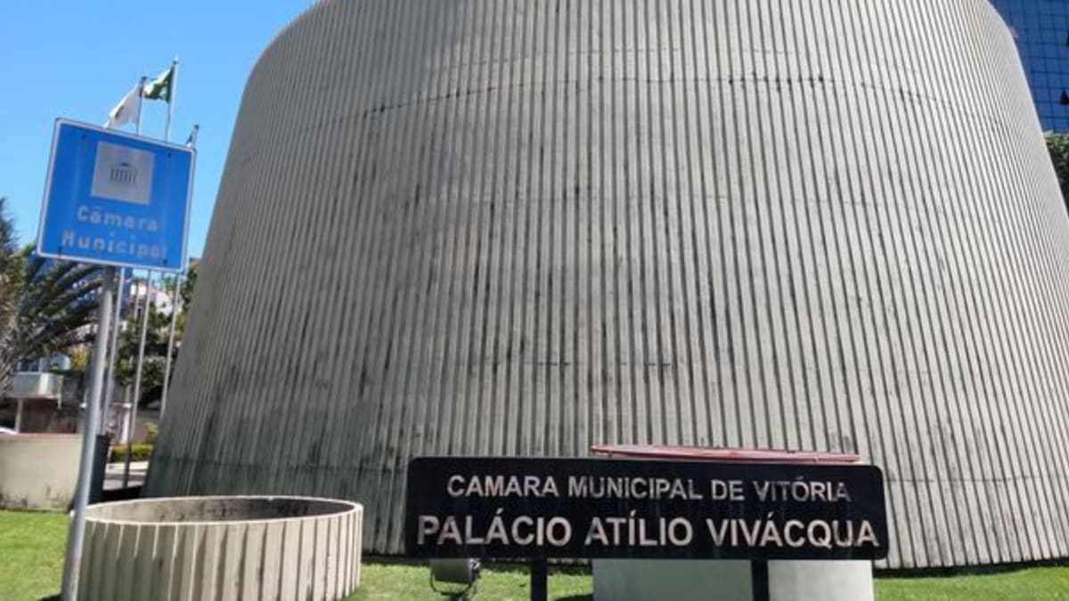 Câmara de Vitória rejeita projeto que alterava bonificação por desempenho para professores