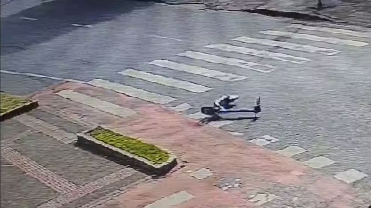 Motociclista de 23 anos quebra braço após colisão com patinete elétrico em BH