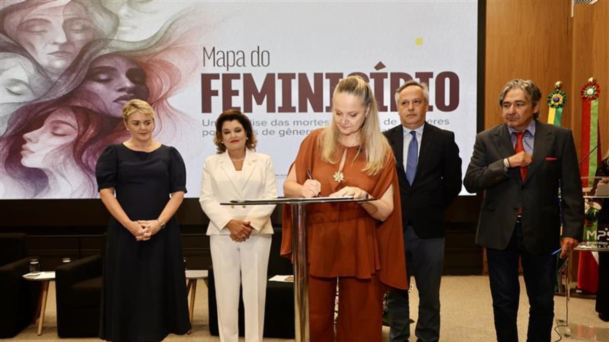 Santa Catarina assina pacto de cooperação para enfrentar o feminicídio