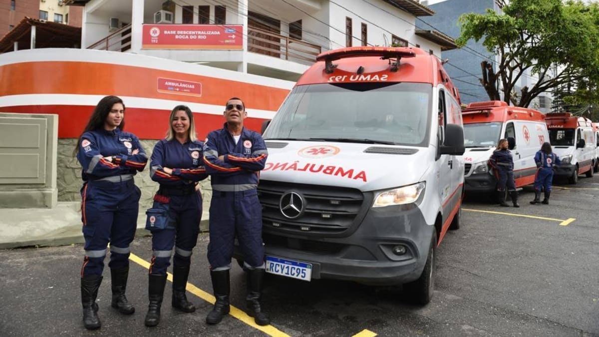 Samu Salvador opera 24 horas com acionamento via WhatsApp e atende mil pessoas por dia