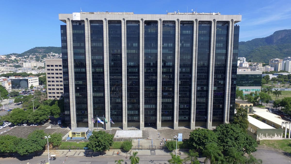 Prefeito do Rio promove ampla reformulação no primeiro escalão da prefeitura