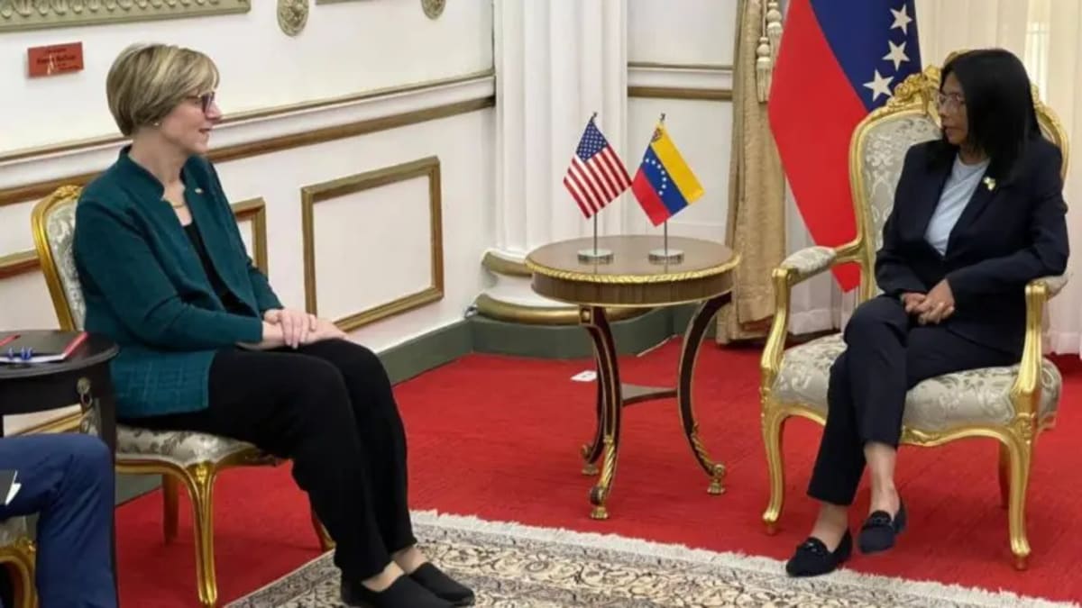 Estados Unidos reabrem embaixada em Caracas após sete anos