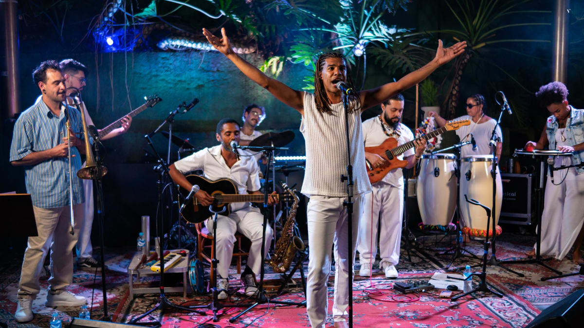 Banda Gente Estranha no Jardim celebra 15 anos com lançamento audiovisual e nova turnê na Baixada Fluminense