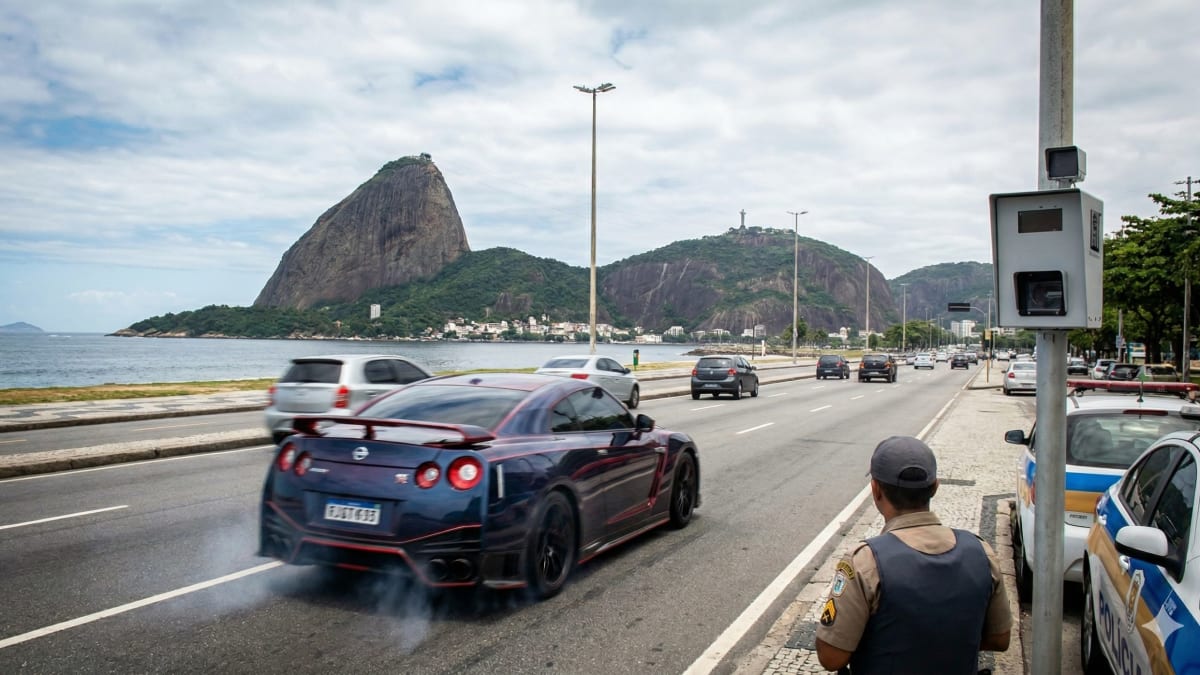 Excesso de velocidade lidera infrações de trânsito no Rio de Janeiro em 2025