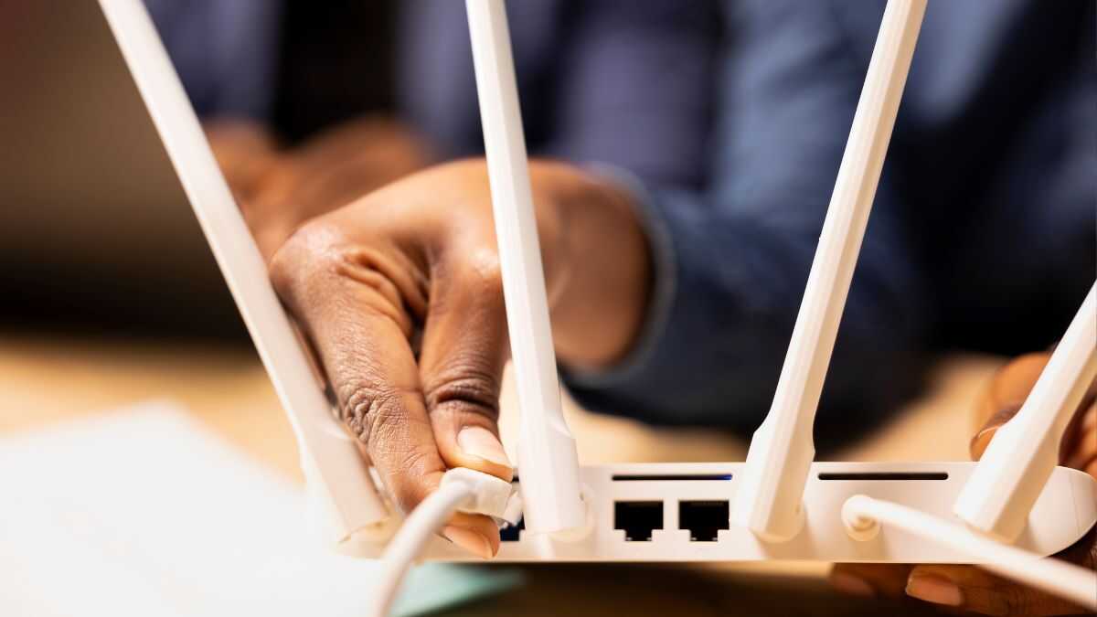 Maresia e umidade comprometem roteadores no litoral; veja como proteger seu aparelho