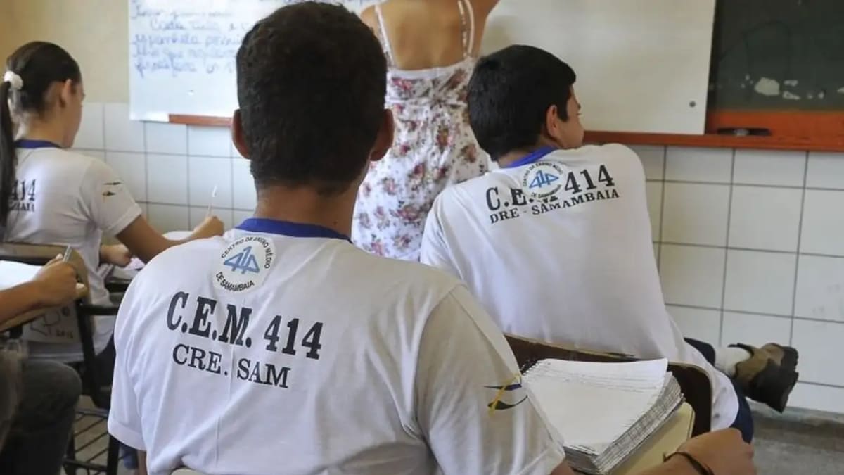 Programa Pé-de-Meia reduz abandono escolar no ensino médio em 43%
