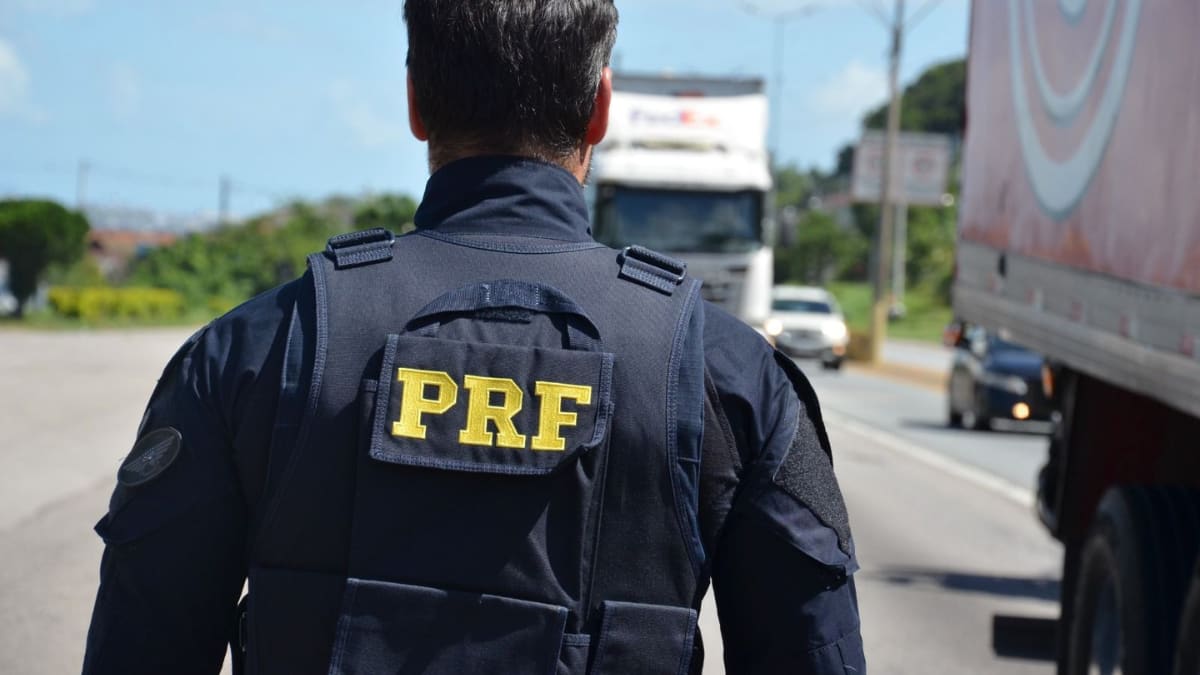 PRF intensifica fiscalização nas estradas de Santa Catarina durante feriado